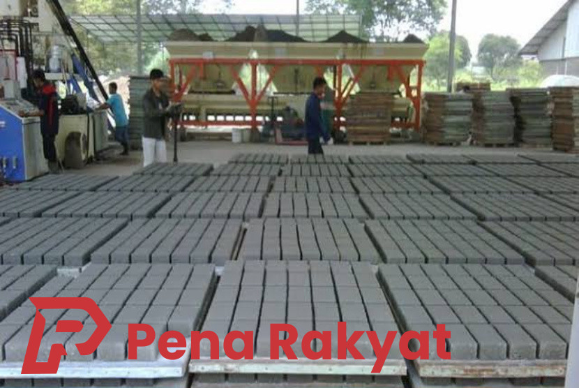 Pabrik Paving Dampingan PT BSI Jadi Percontohan Program Pemberdayaan 
