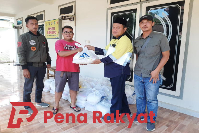 Masyarakat Bahagia Jelang Lebaran Dapat Bantuan PT BSI 