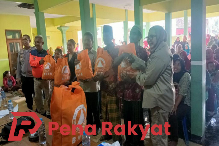 Anggota DPR RI Ina Ammania Turun Tangan Bantu Korban Bencana Puting Beliung di Bondowoso
