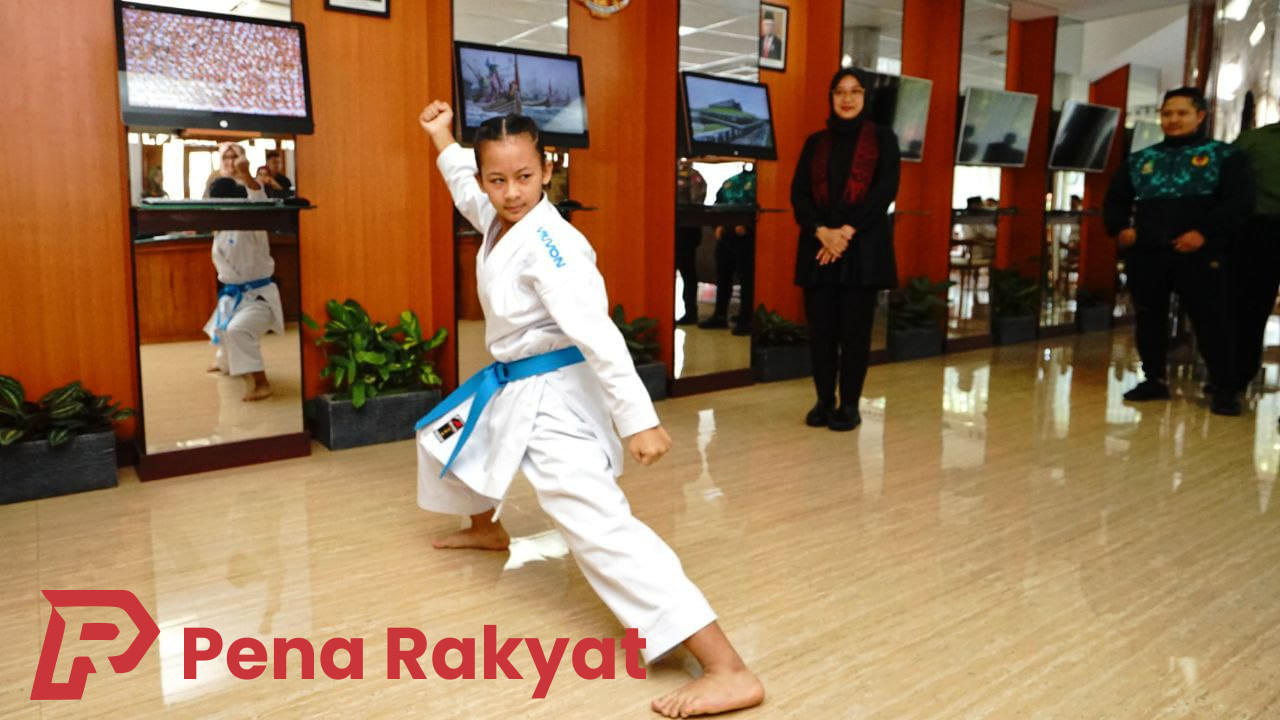 Bupati Ipuk Bangga pada Prestasi Gemilang Aldhea di Dunia Karate